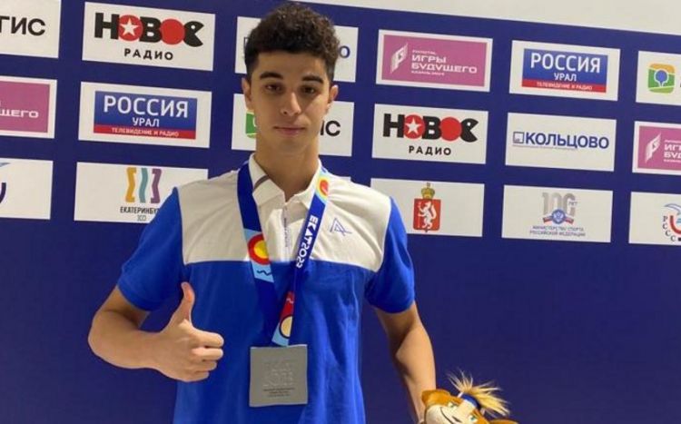 Азербайджанский пловец завоевал серебряную медаль на международном фестивале