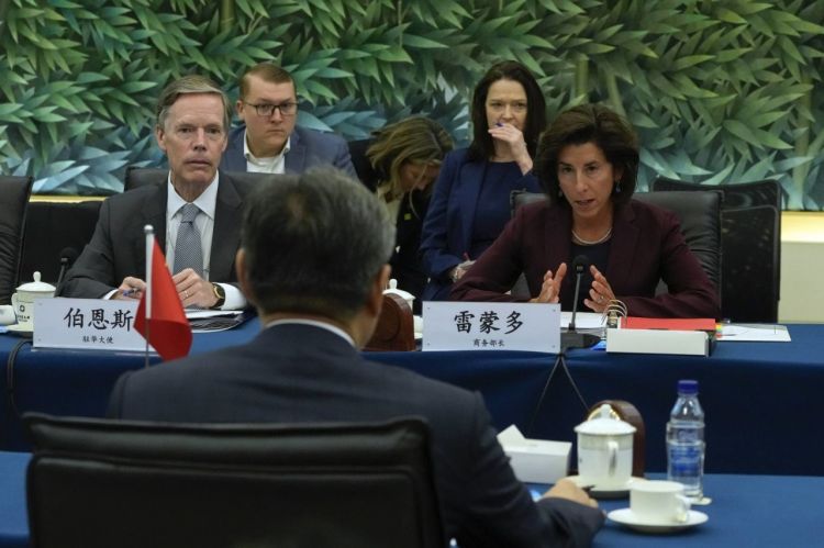 أمريكا والصين تتفقان على تبادل المعلومات حول ضوابط التجار