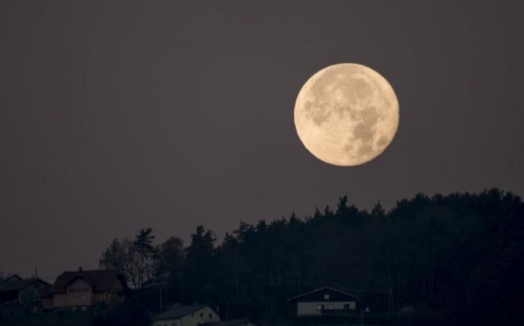 Bu gün ilin ən böyük Super Ay hadisəsi müşahidə OLUNACAQ