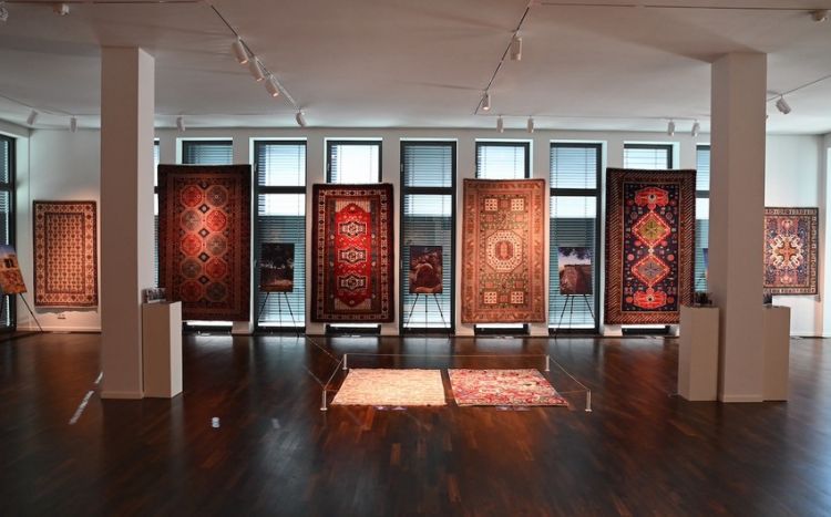 В Берлине открылась выставка азербайджанских ковров